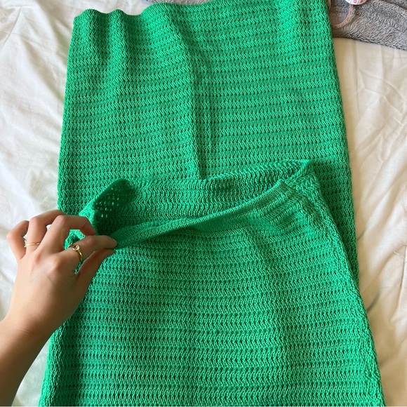 Green O-ring Knitted Cut out Dress - Picture 7 of 8